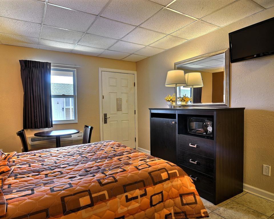 Rodeway Inn & Suites Нагс-Гед Екстер'єр фото
